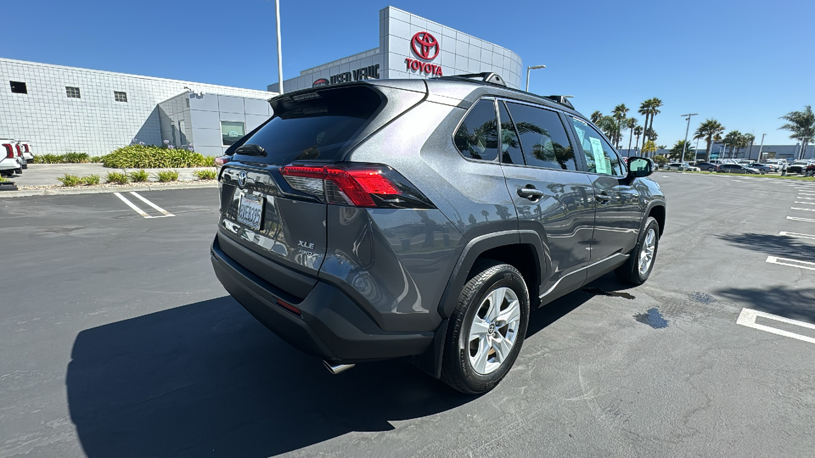 2021 Toyota RAV4 XLE 3