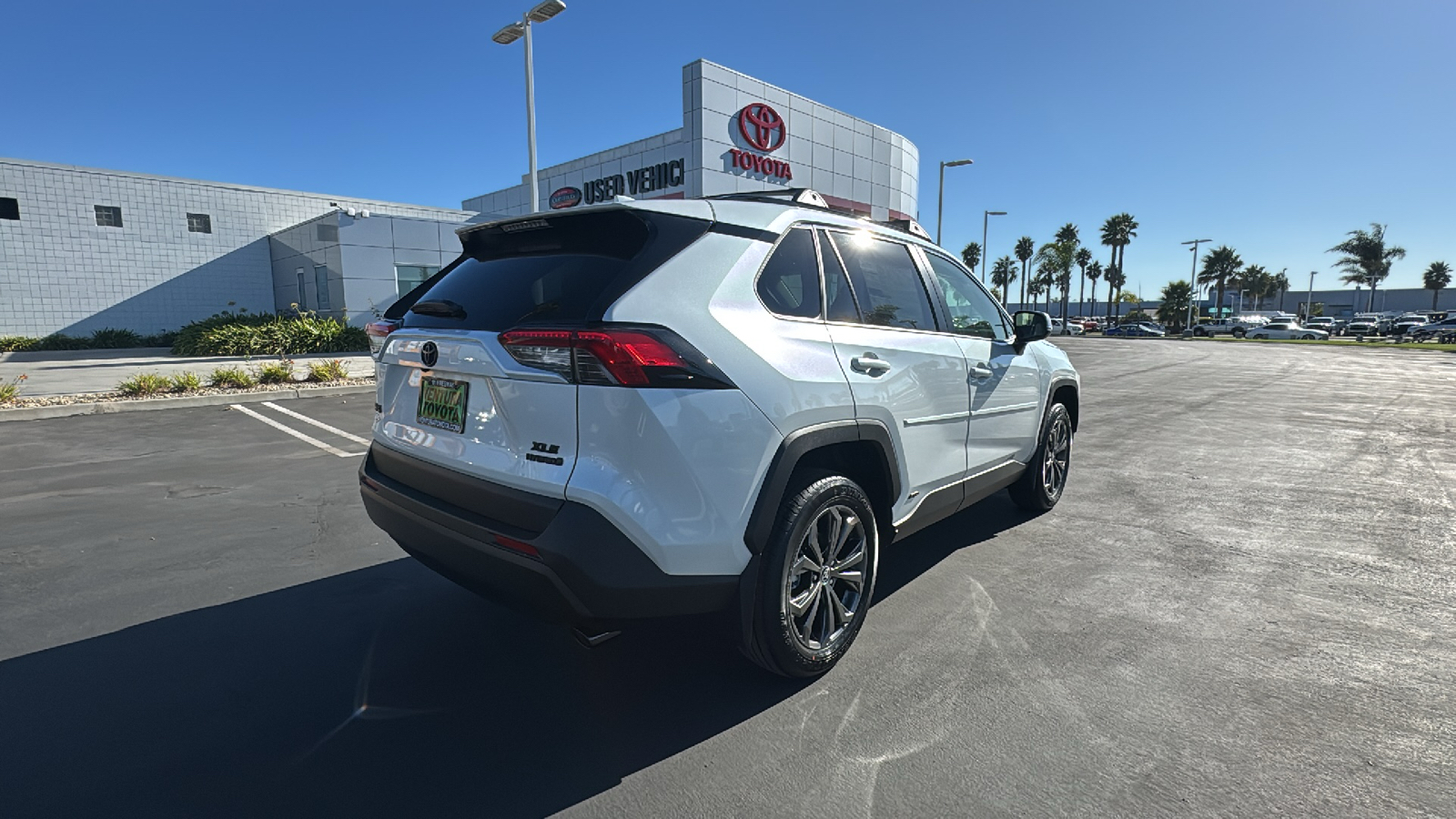 2024 Toyota RAV4 Hybrid XLE Premium 3