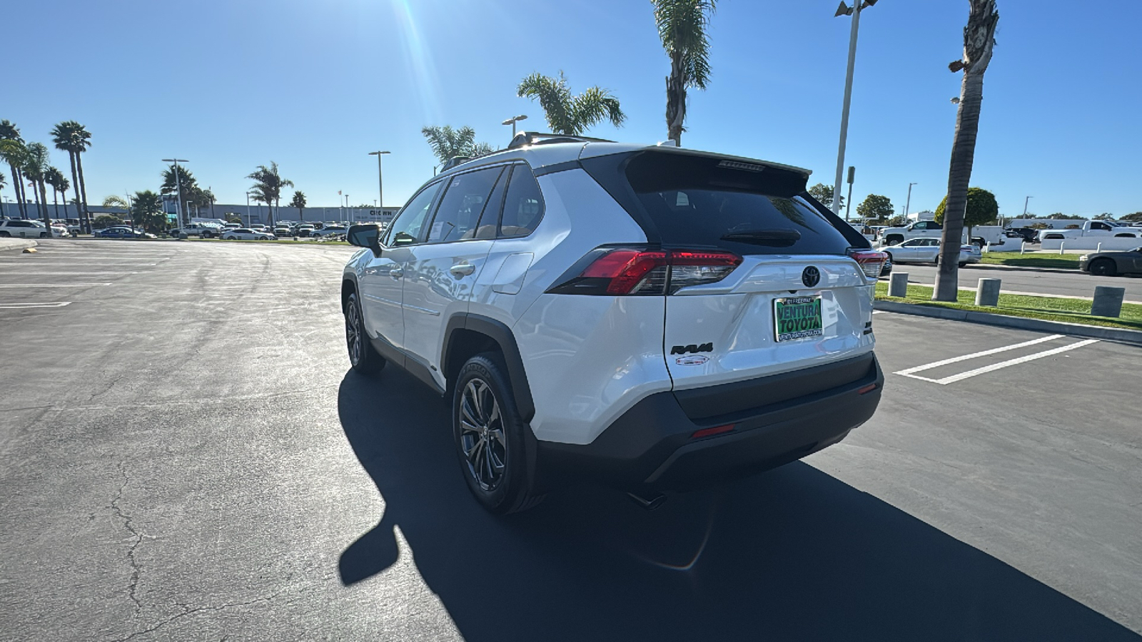 2024 Toyota RAV4 Hybrid XLE Premium 5