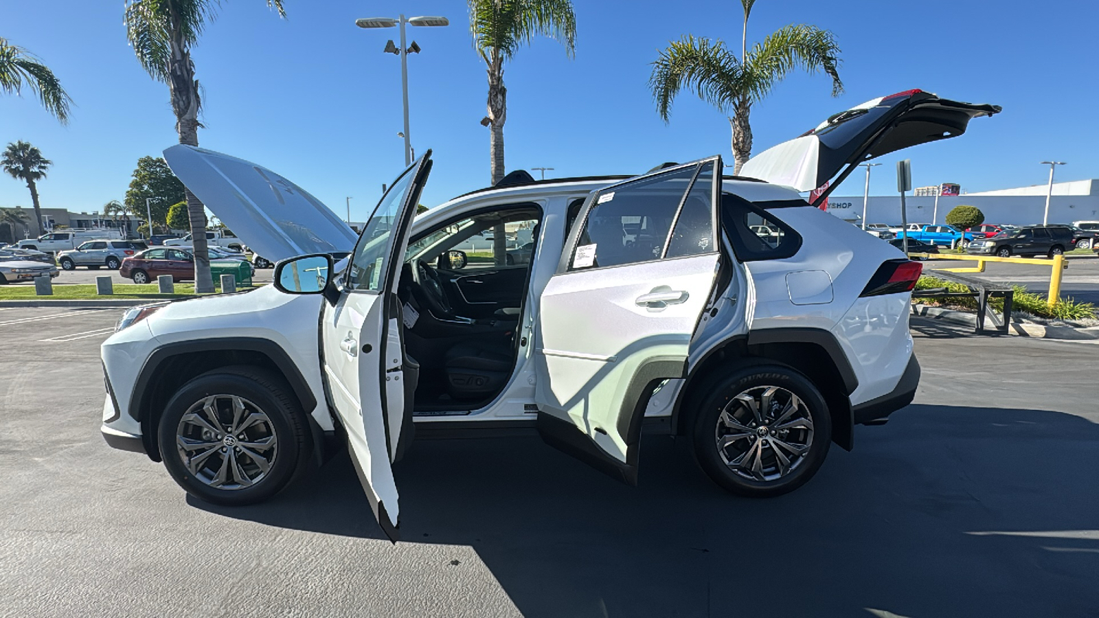 2024 Toyota RAV4 Hybrid XLE Premium 11