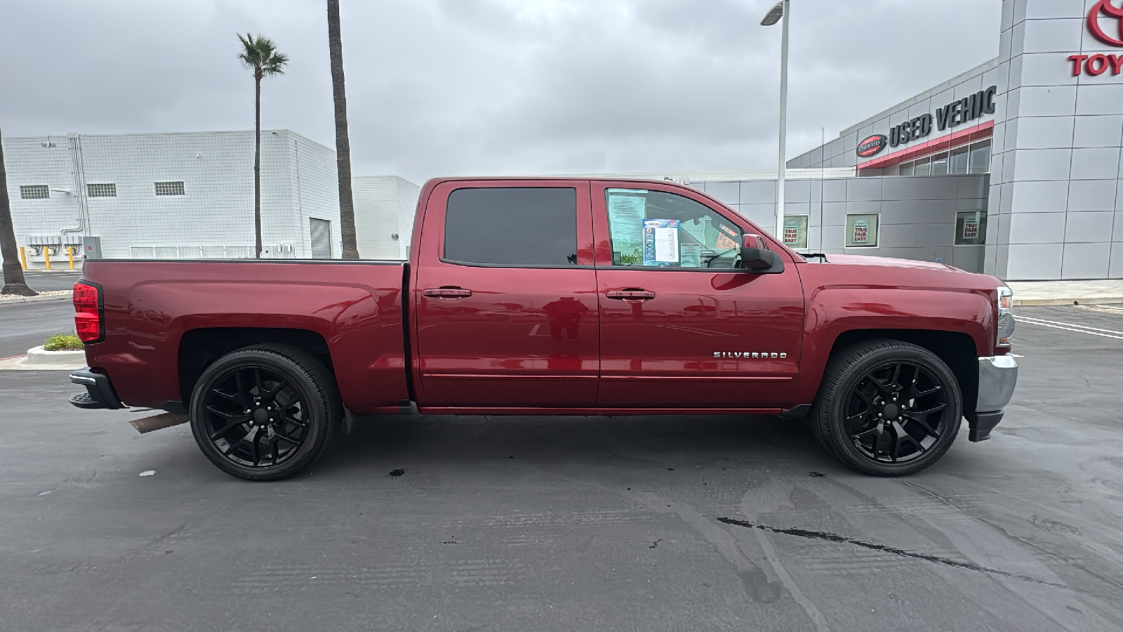 2017 Chevrolet Silverado 1500 LT 2WD Crew Cab 143.5 2