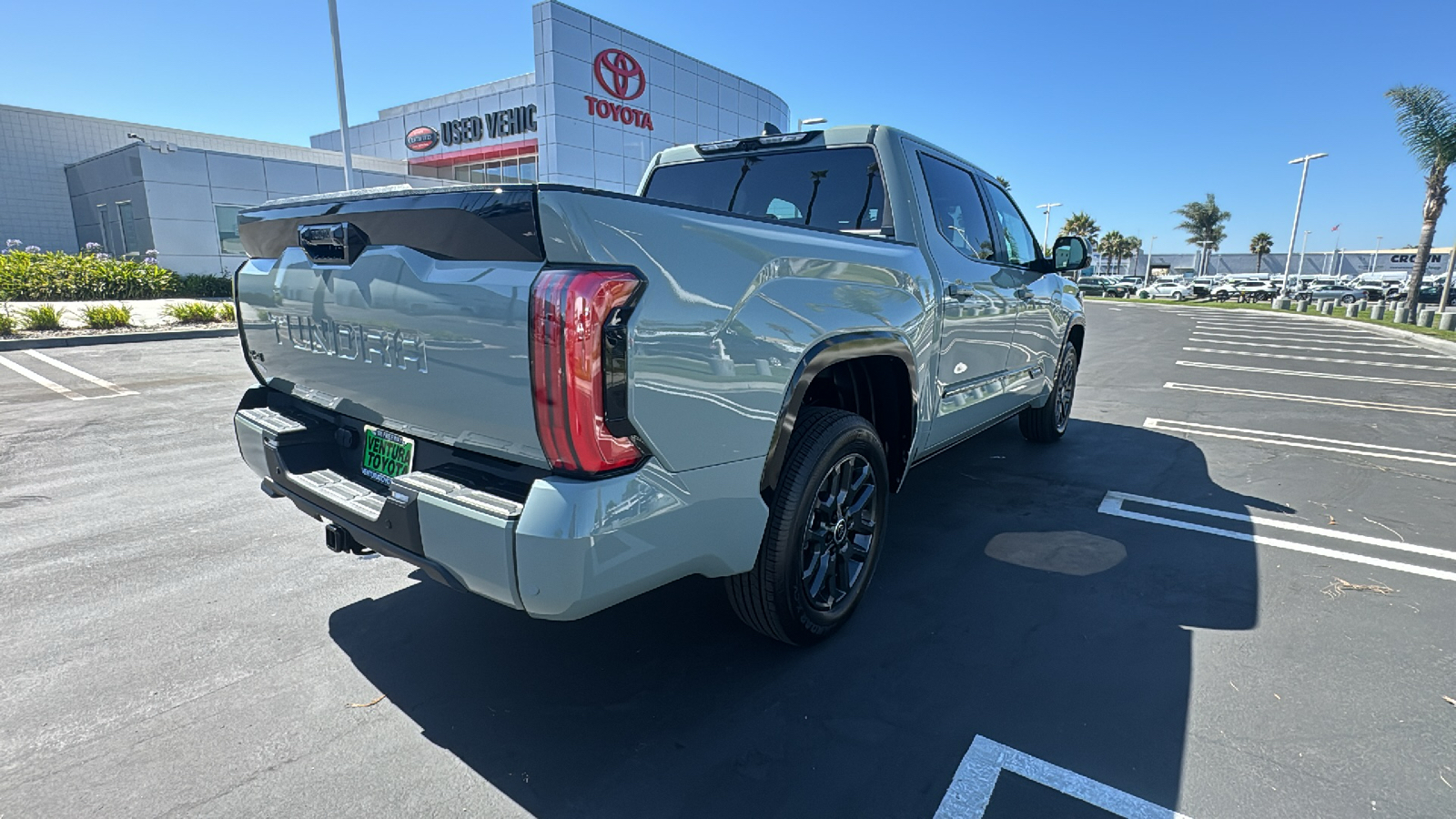 2024 Toyota Tundra Platinum CrewMax 5.5 Bed 3