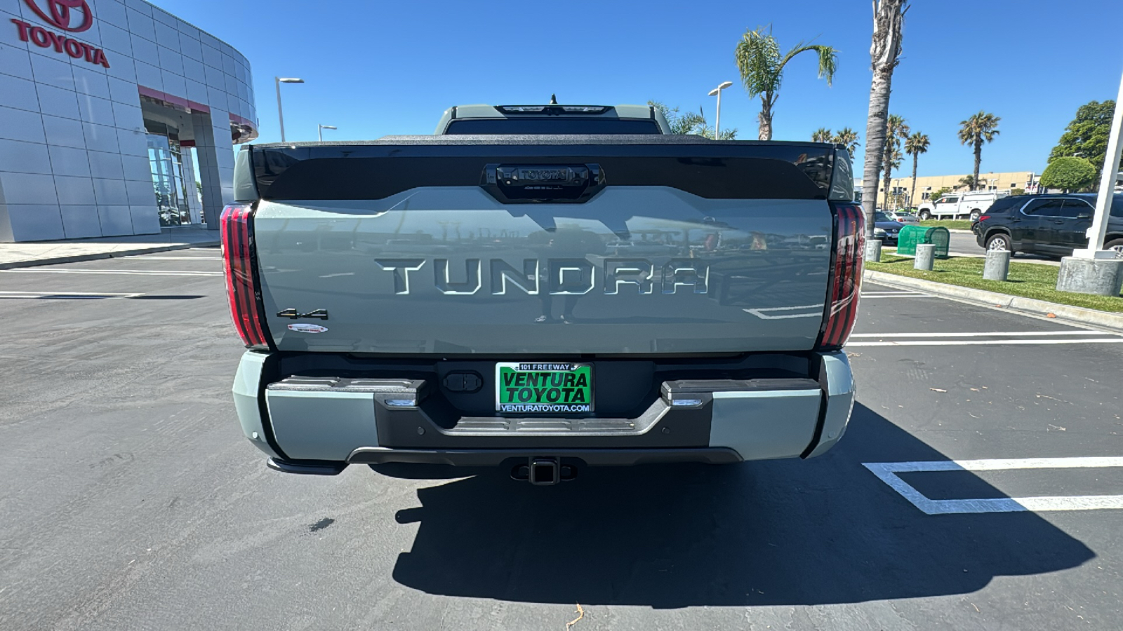 2024 Toyota Tundra Platinum CrewMax 5.5 Bed 4