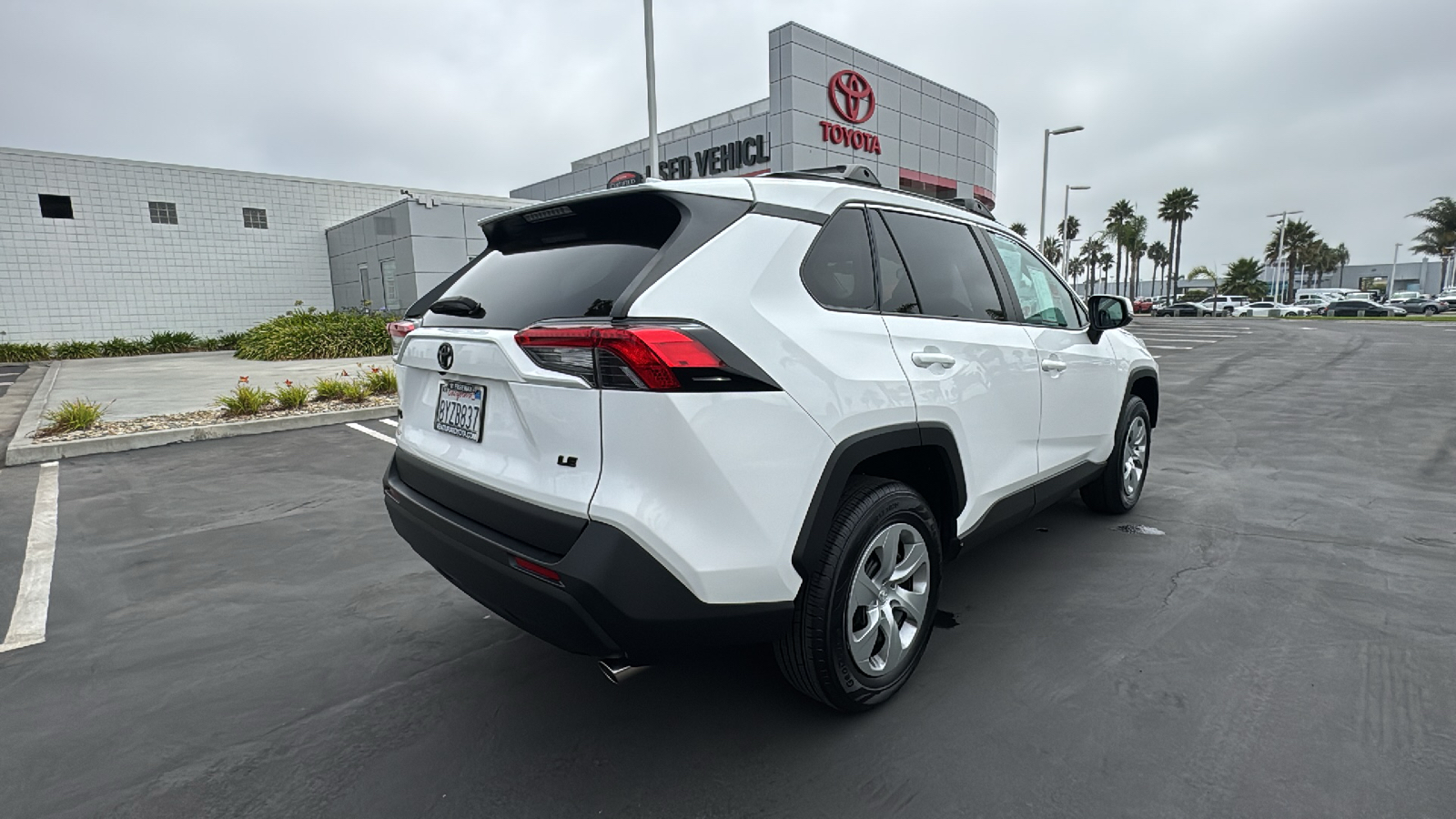 2021 Toyota RAV4 LE 3