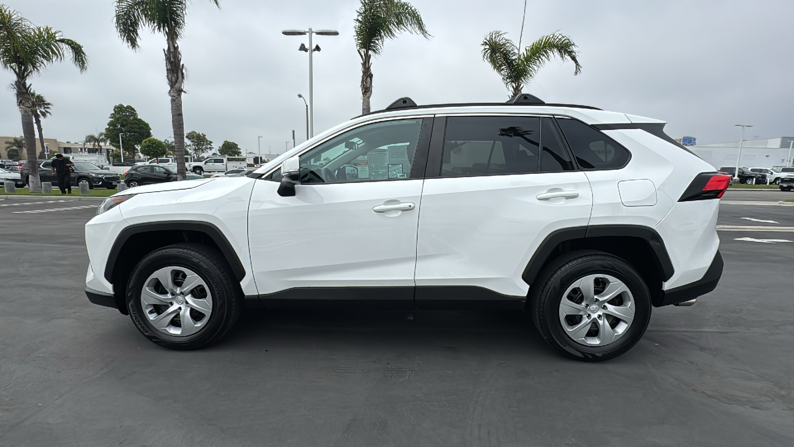 2021 Toyota RAV4 LE 6