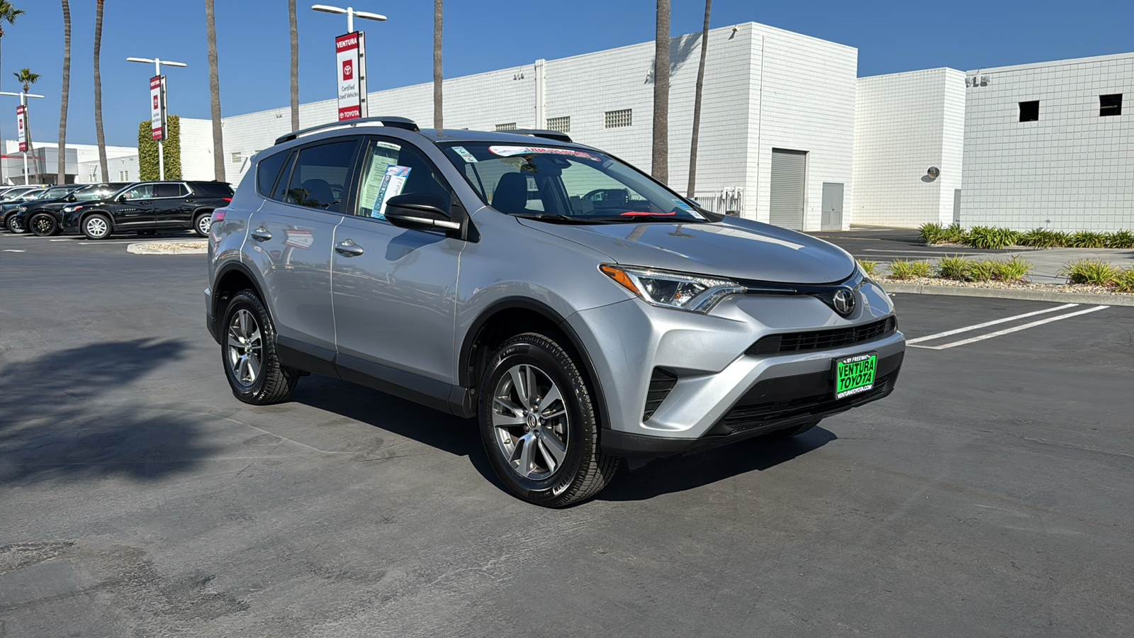 2018 Toyota RAV4 LE 1