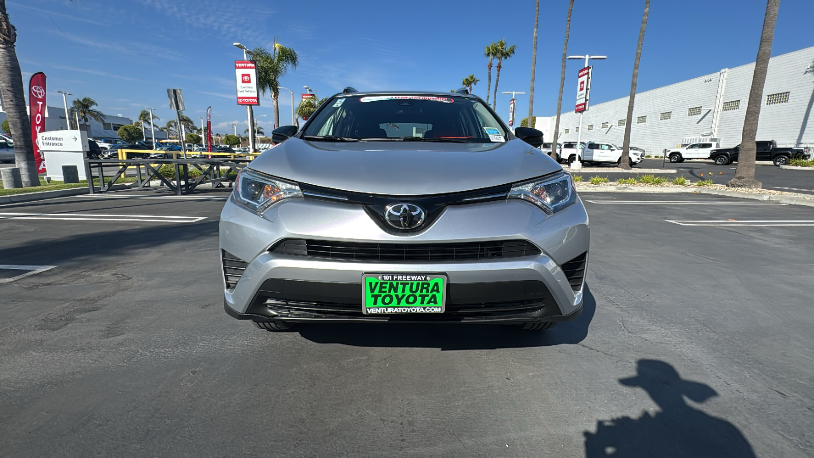 2018 Toyota RAV4 LE 8