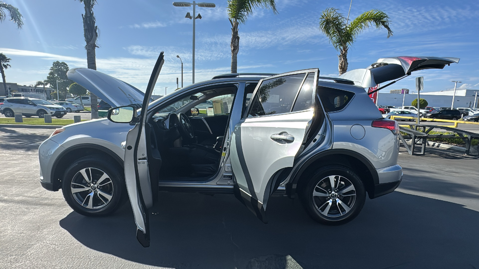 2018 Toyota RAV4 LE 11