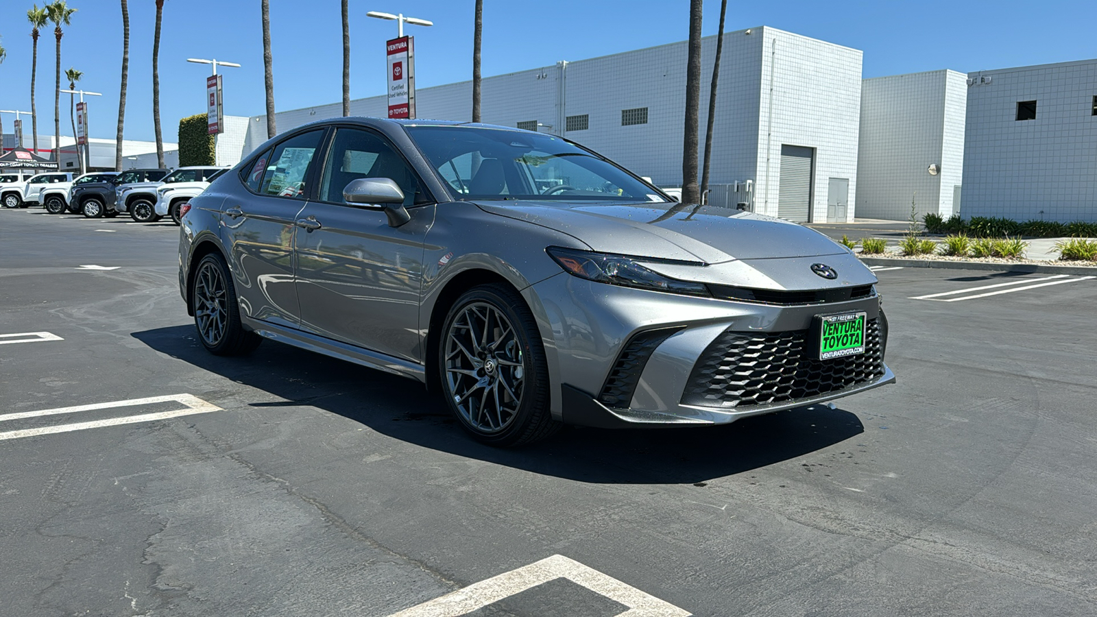 2025 Toyota Camry SE 1