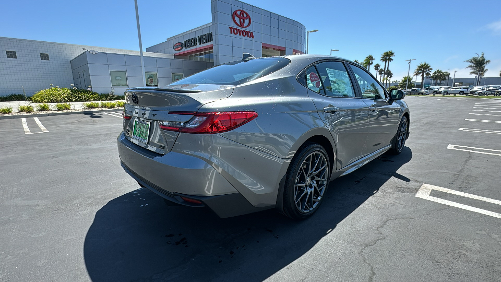 2025 Toyota Camry SE 3