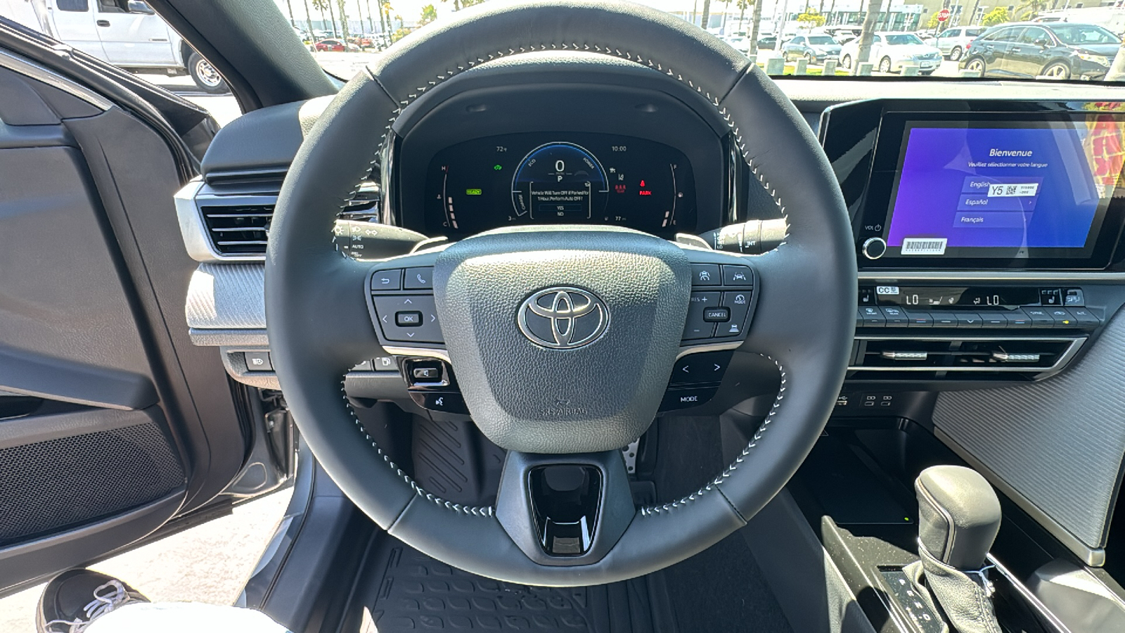 2025 Toyota Camry SE 16