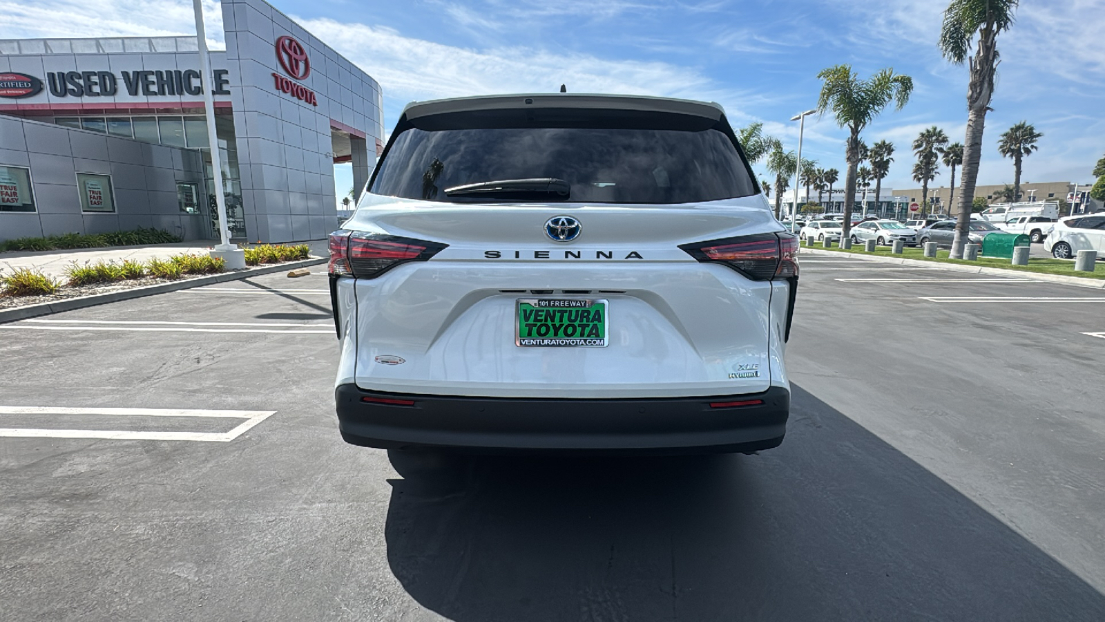 2022 Toyota Sienna XLE 4