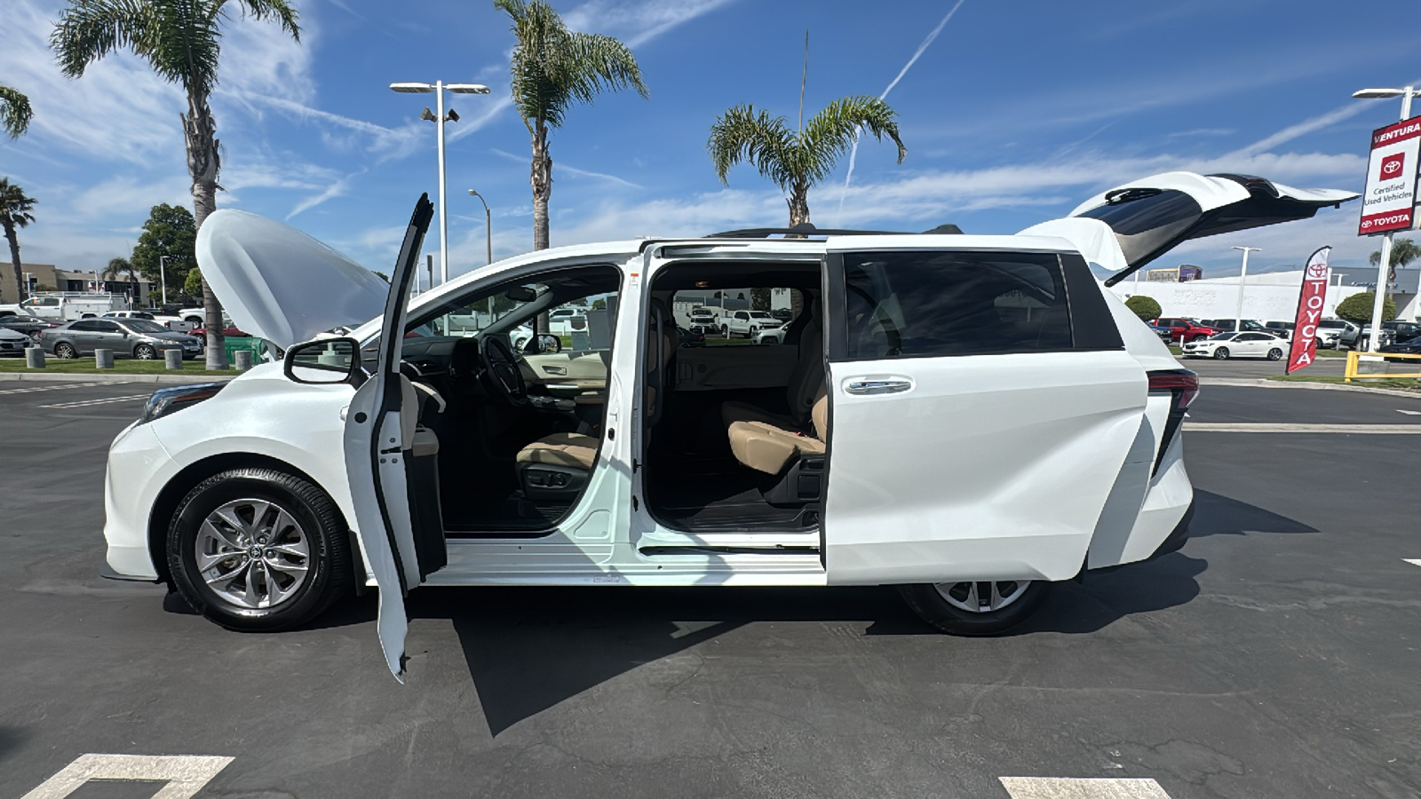 2022 Toyota Sienna XLE 11