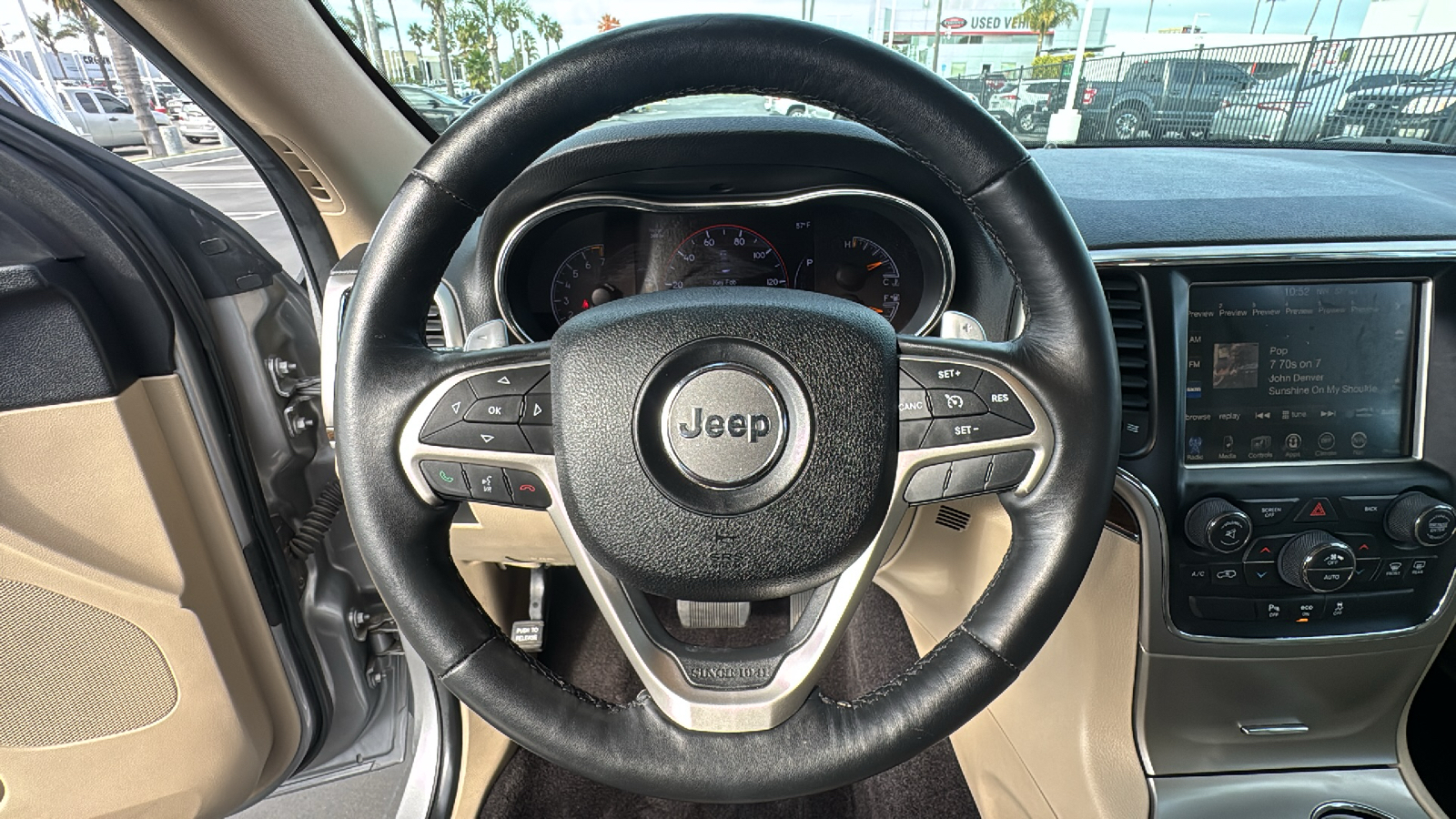 2015 Jeep Grand Cherokee Limited 16