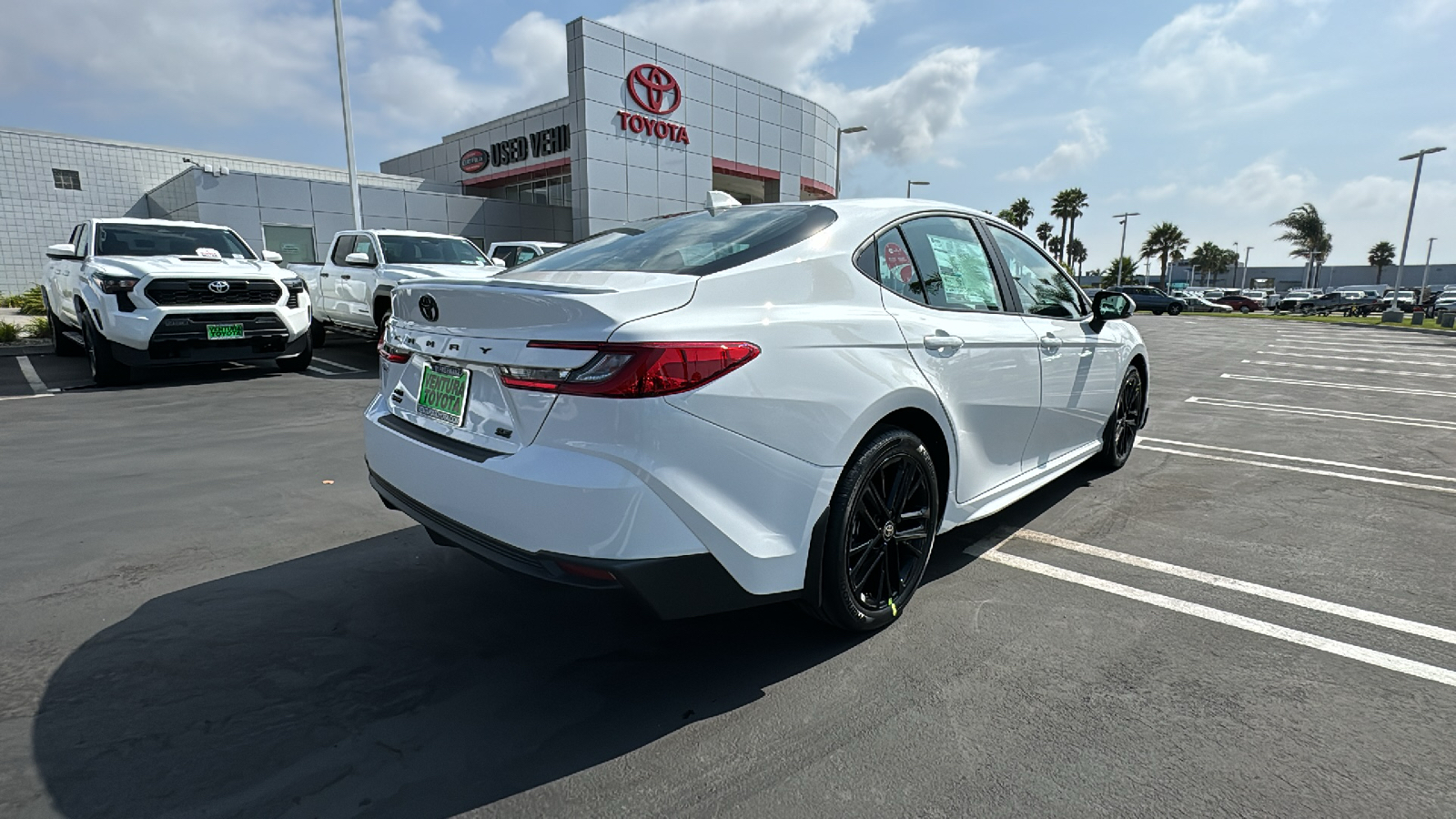 2025 Toyota Camry SE 3