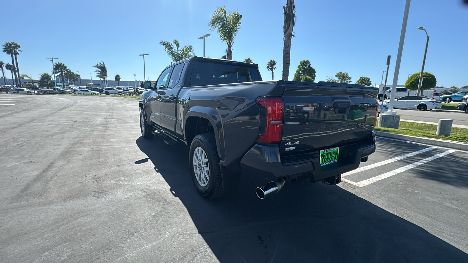 2024 Toyota Tacoma SR5 Double Cab 6 Bed AT 5