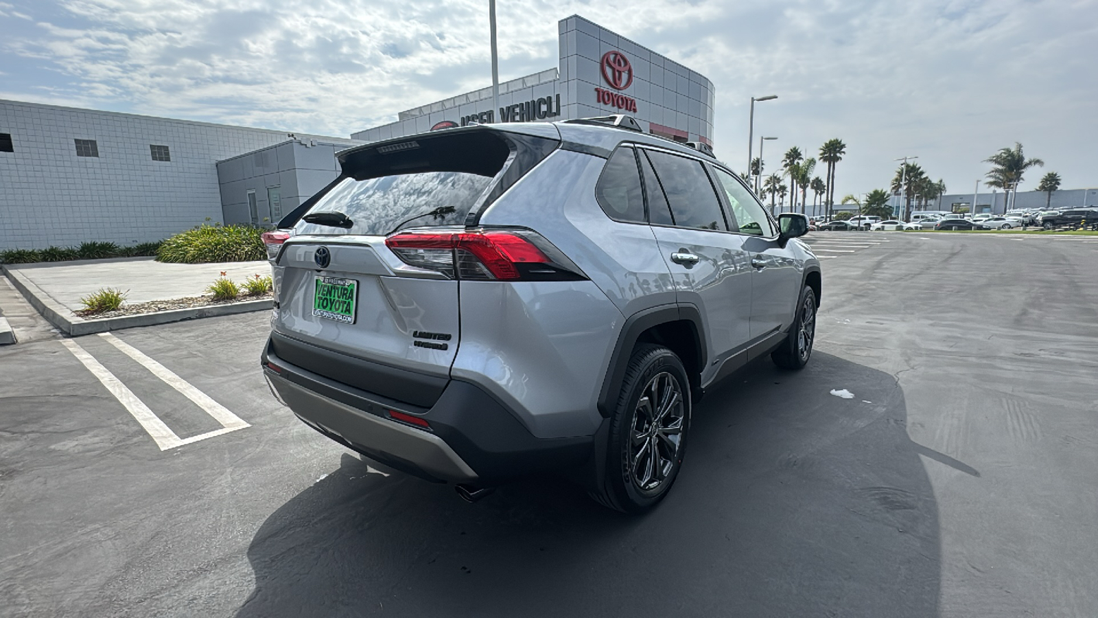 2024 Toyota RAV4 Hybrid Limited 3