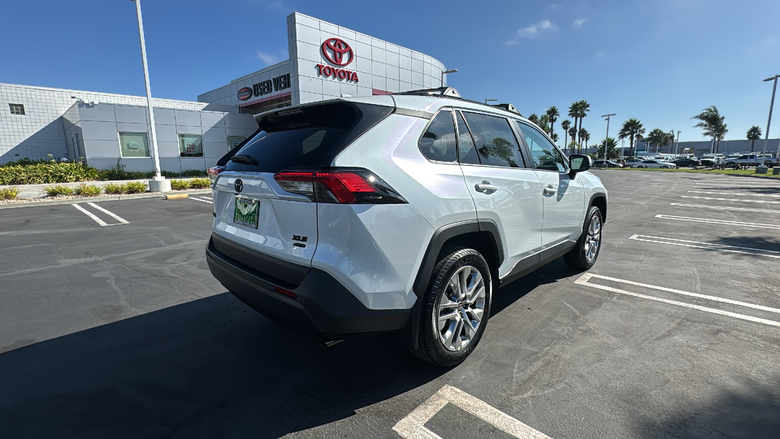 2024 Toyota RAV4 XLE Premium 3