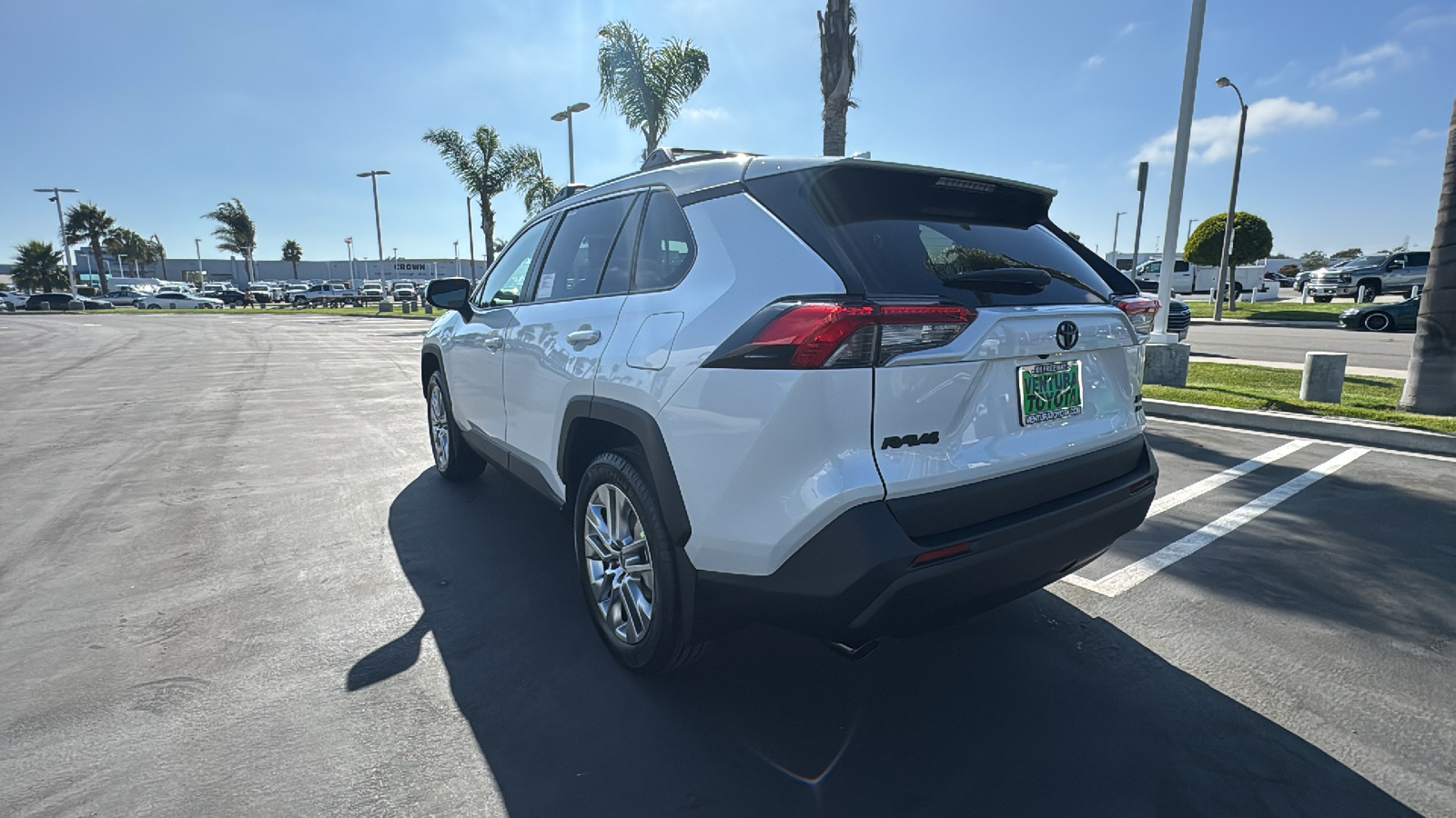 2024 Toyota RAV4 XLE Premium 5