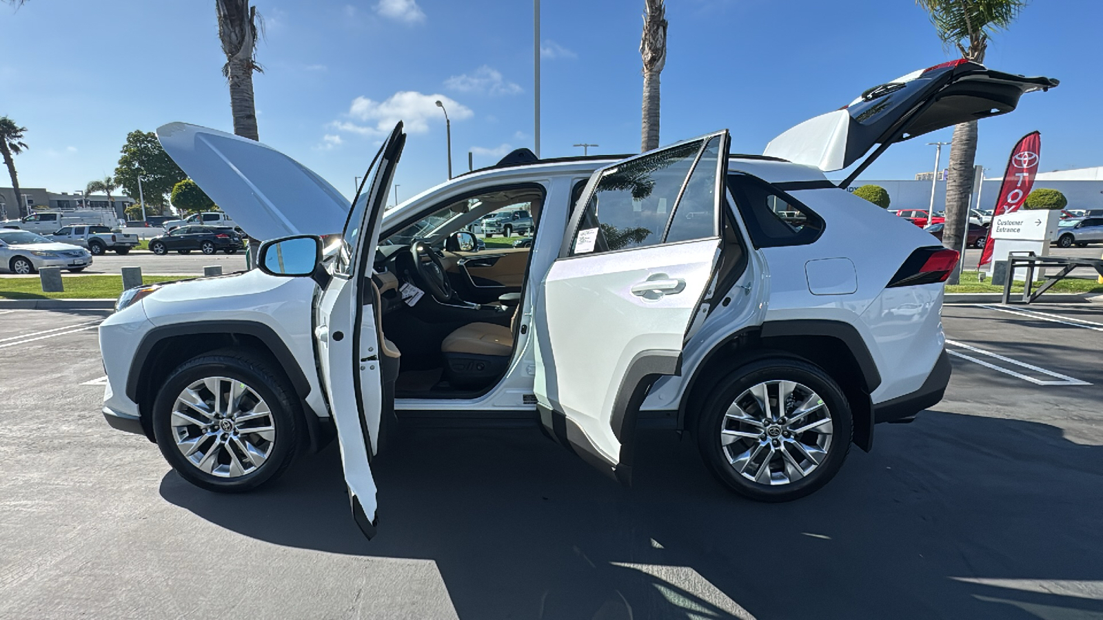 2024 Toyota RAV4 XLE Premium 11