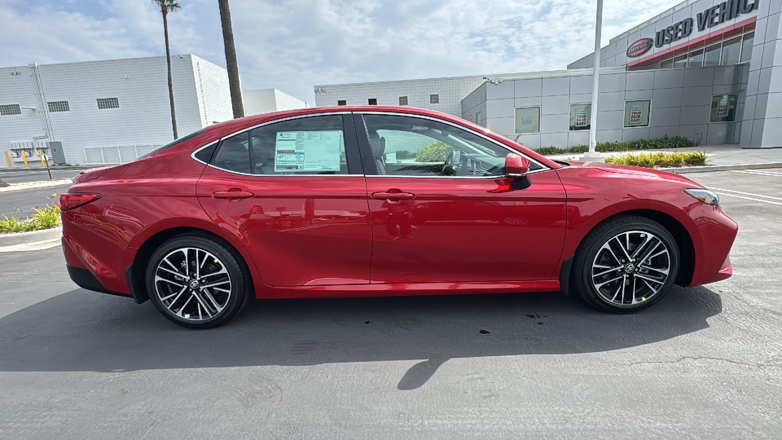 2025 Toyota Camry XLE 2