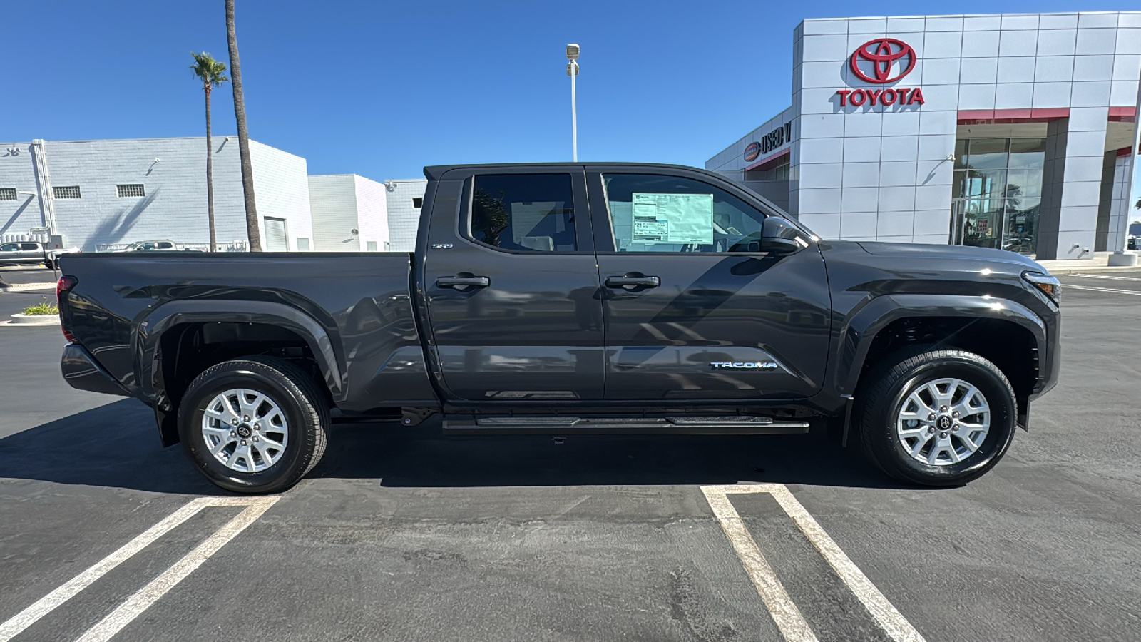 2024 Toyota Tacoma SR5 Double Cab 6 Bed AT 2