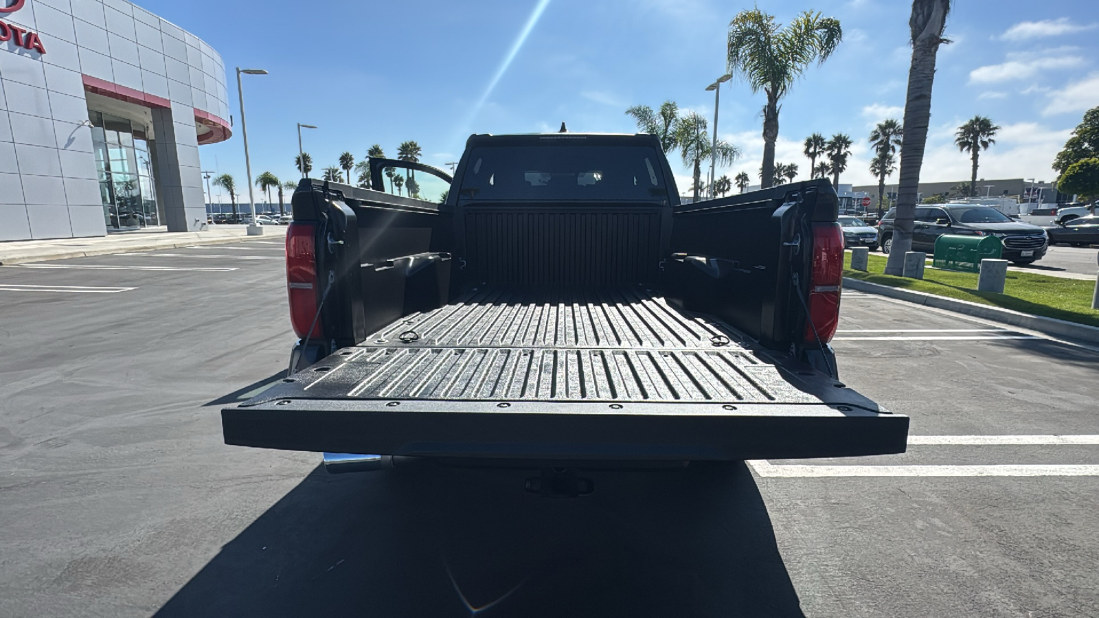 2024 Toyota Tacoma SR5 Double Cab 6 Bed AT 10