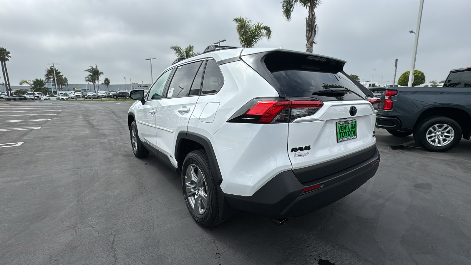 2024 Toyota RAV4 Hybrid XLE 5