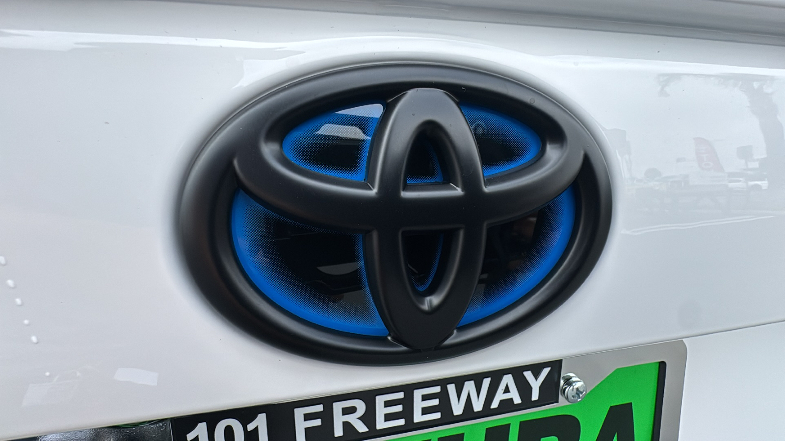 2024 Toyota RAV4 Hybrid XLE 28