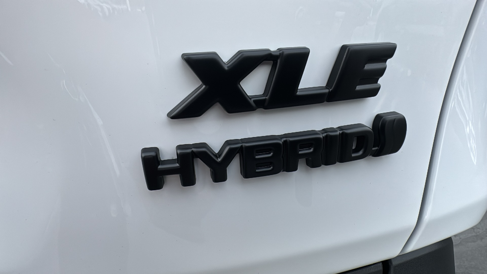 2024 Toyota RAV4 Hybrid XLE 29