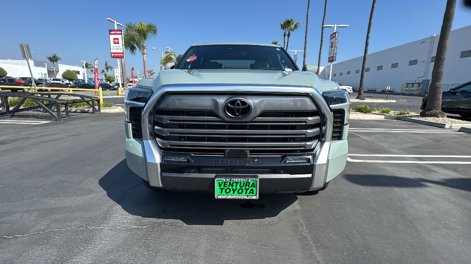 2025 Toyota Tundra Limited CrewMax 5.5 Bed 8