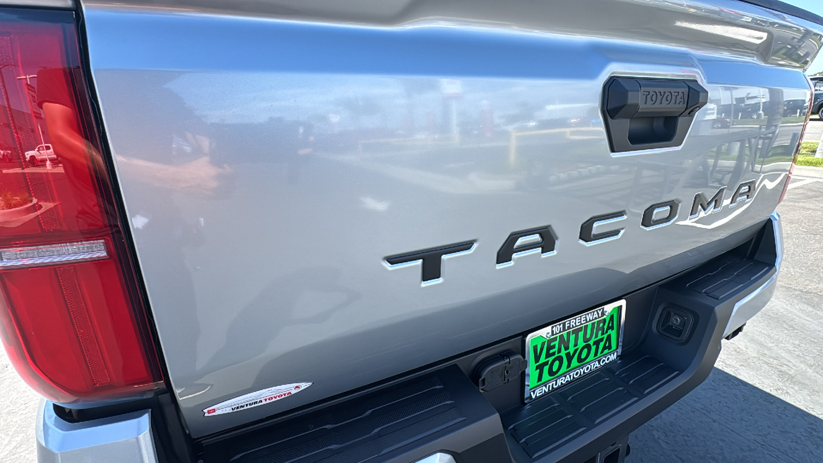 2024 Toyota Tacoma SR5 Double Cab 6 Bed AT 24