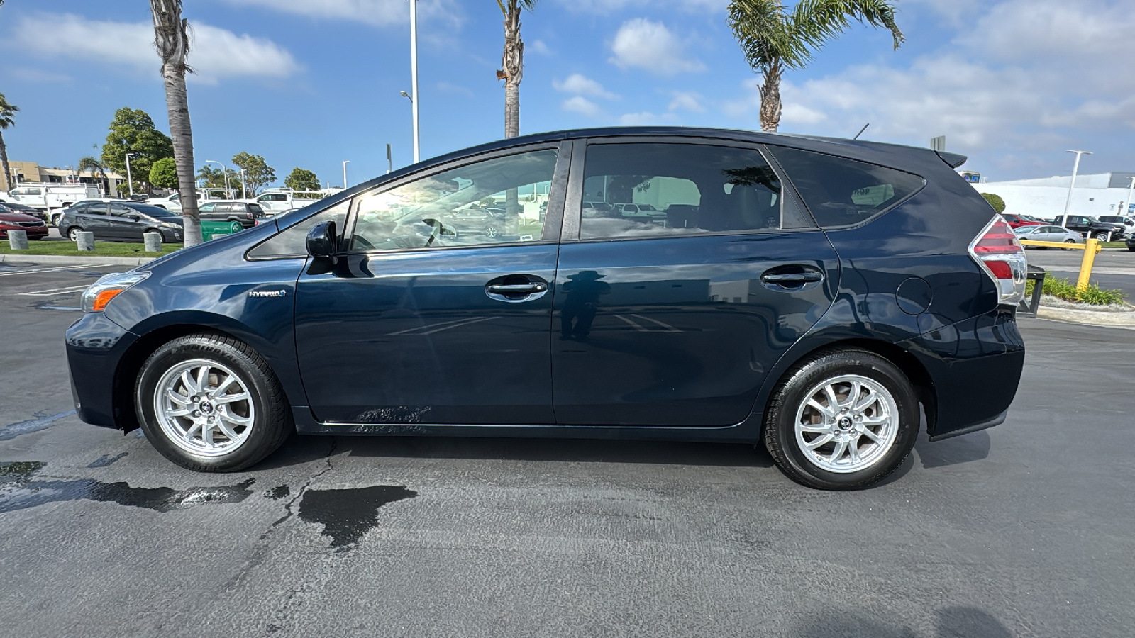 2017 Toyota Prius V Three 6