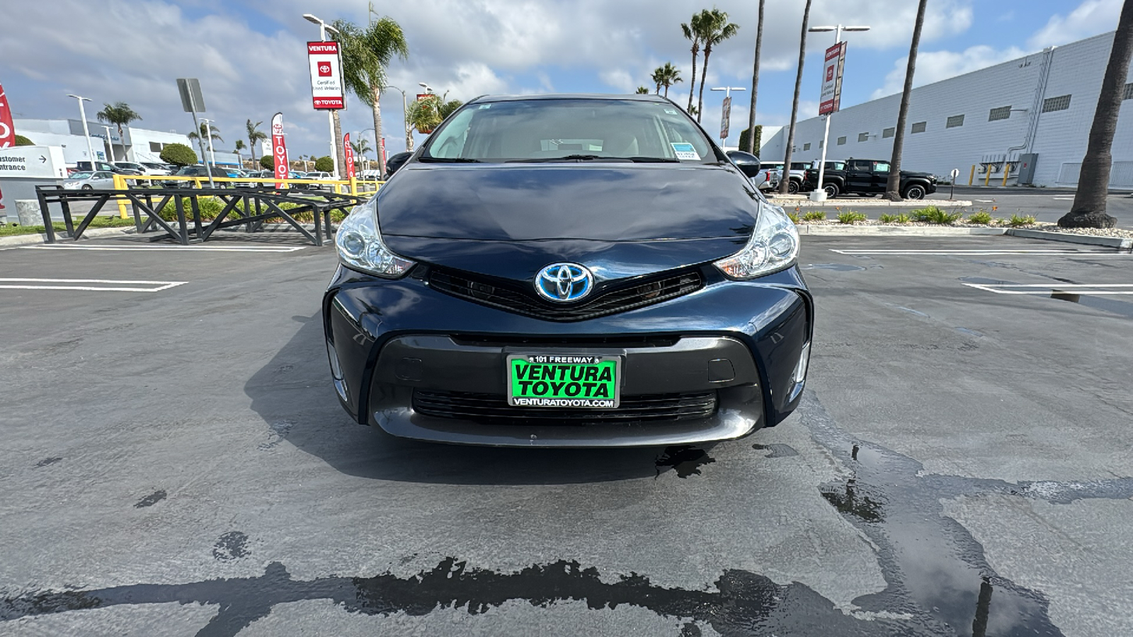 2017 Toyota Prius V Three 8