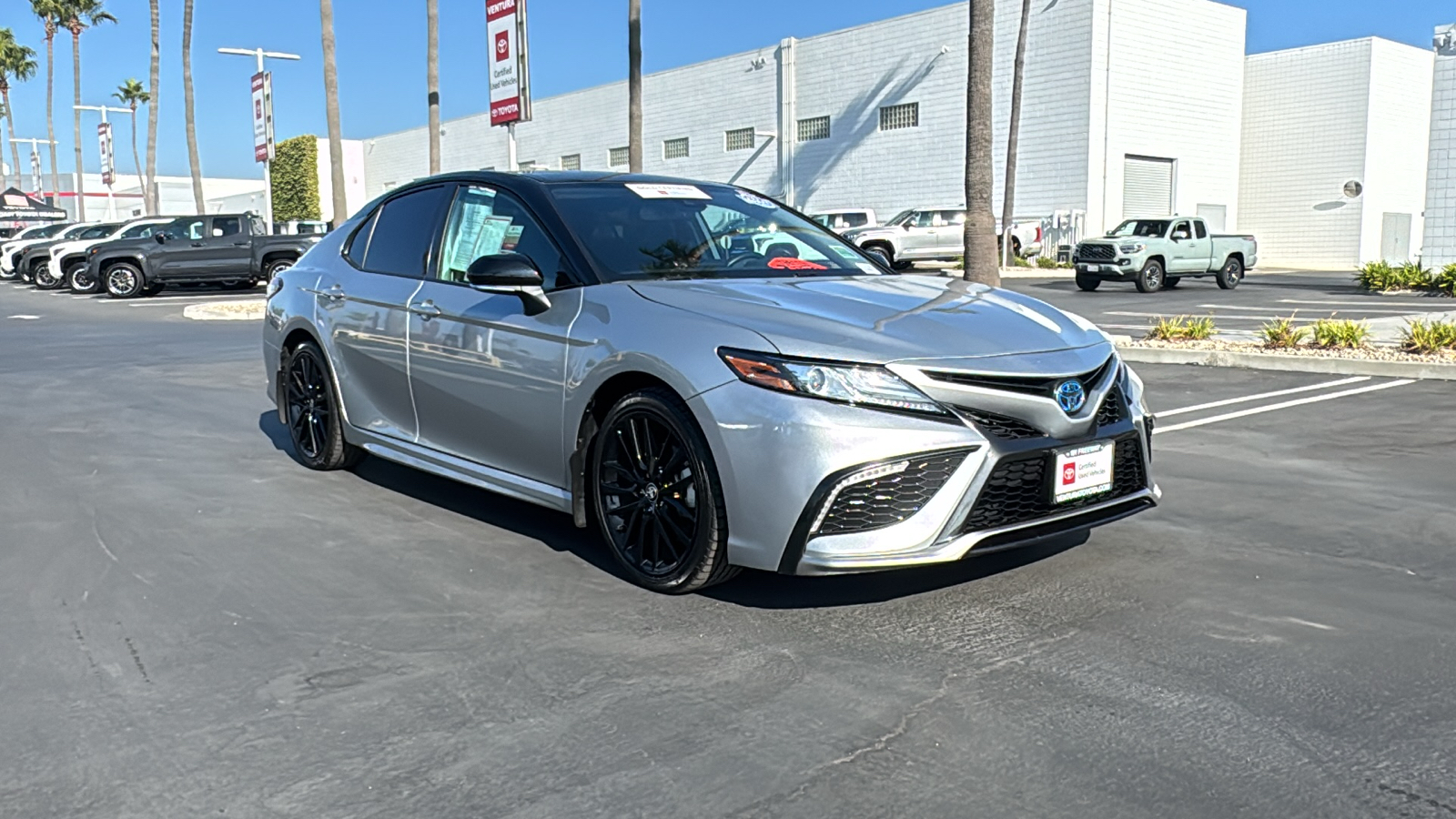 2022 Toyota Camry Hybrid XSE 1