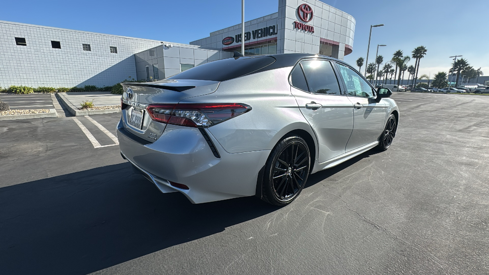 2022 Toyota Camry Hybrid XSE 3