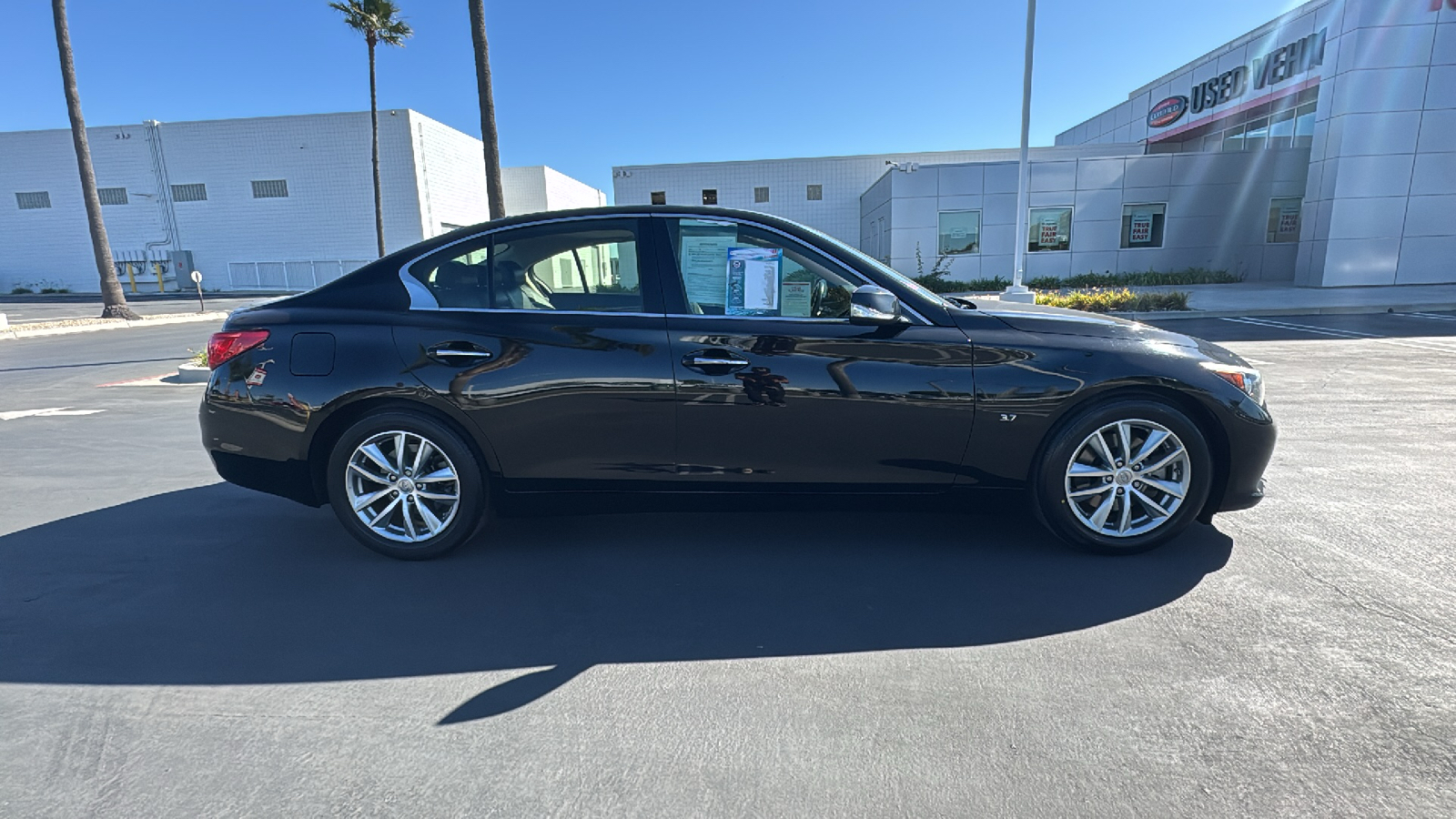 2015 INFINITI Q50 Premium 2