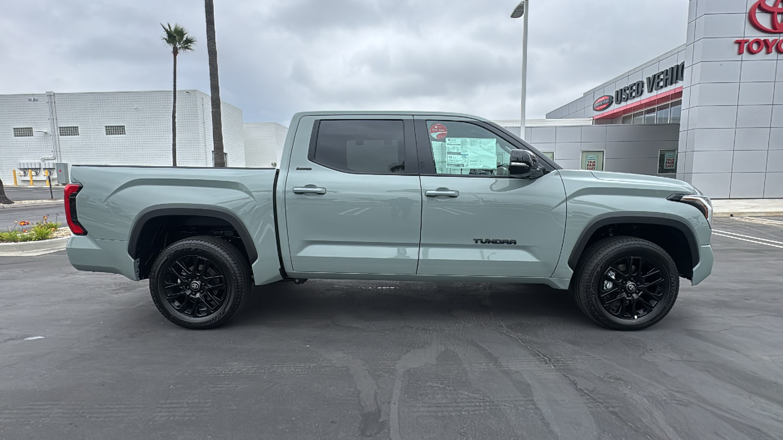 2025 Toyota Tundra Limited CrewMax 5.5 Bed 2