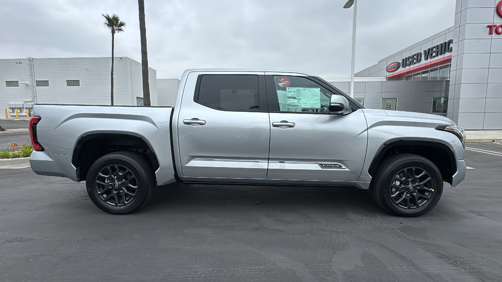 2025 Toyota Tundra Platinum CrewMax 5.5 Bed 2