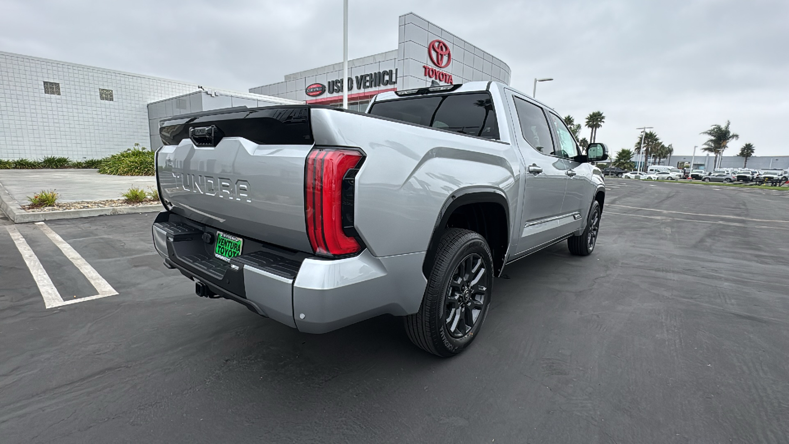 2025 Toyota Tundra Platinum CrewMax 5.5 Bed 3