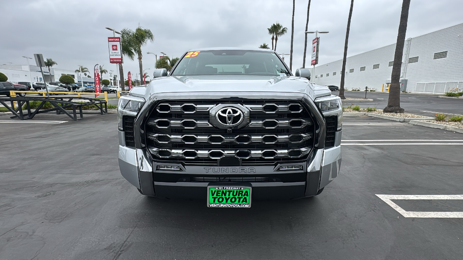 2025 Toyota Tundra Platinum CrewMax 5.5 Bed 8