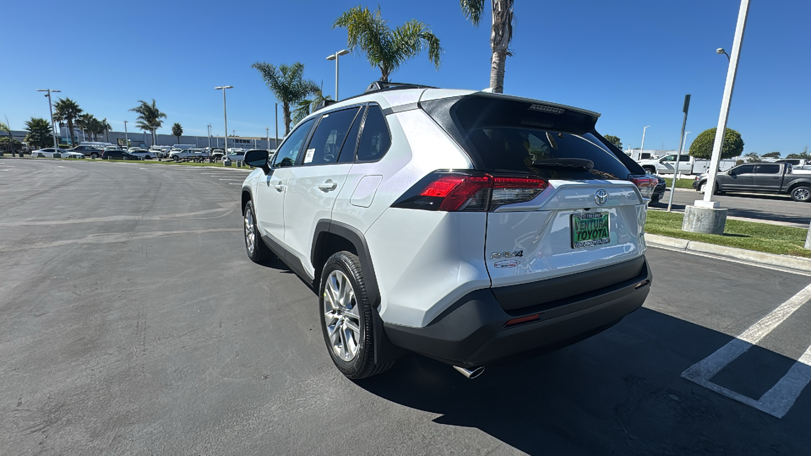 2024 Toyota RAV4 XLE Premium 5