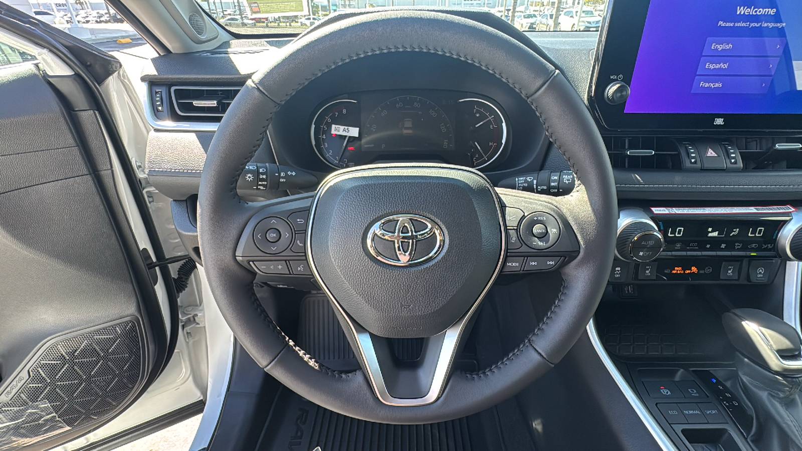 2024 Toyota RAV4 XLE Premium 16