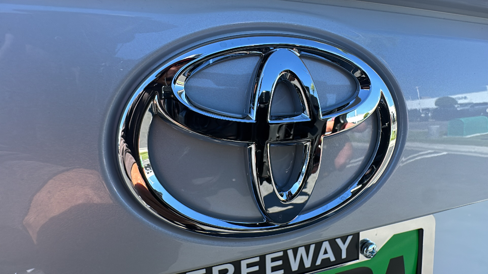 2024 Toyota RAV4 XLE Premium 28