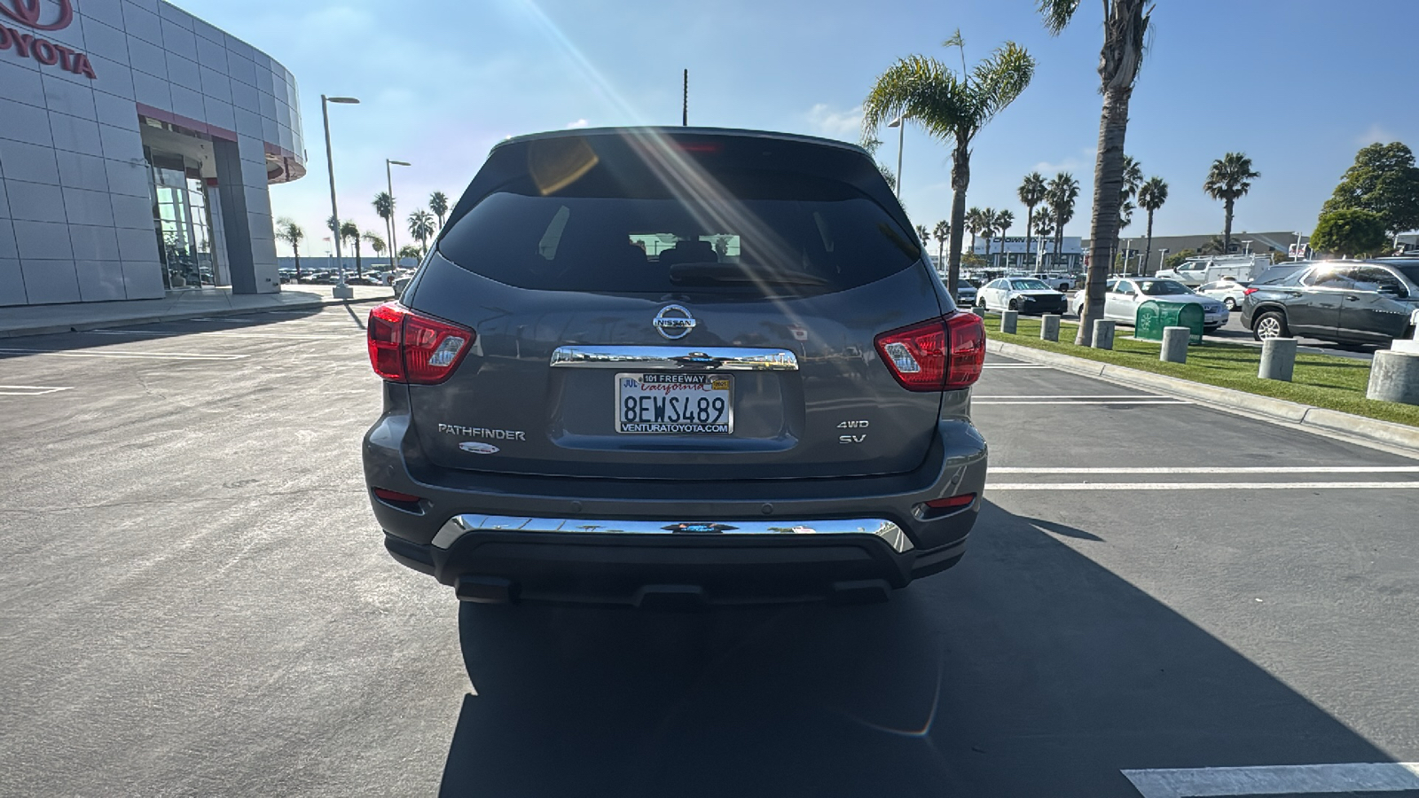 2017 Nissan Pathfinder SV 4