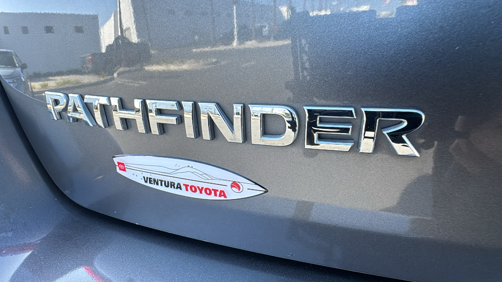 2017 Nissan Pathfinder SV 27