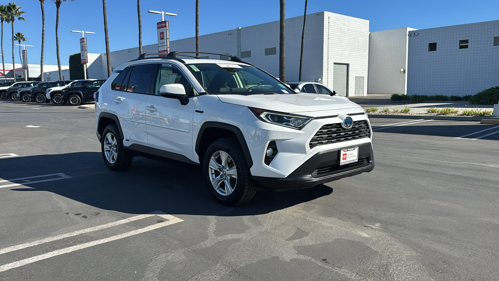 2021 Toyota RAV4 Hybrid XLE 1