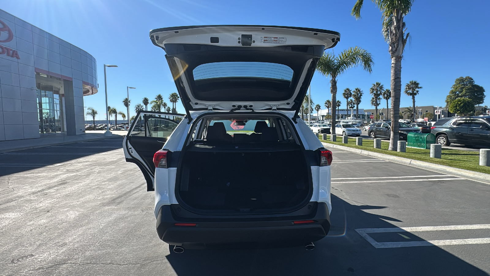 2021 Toyota RAV4 Hybrid XLE 10