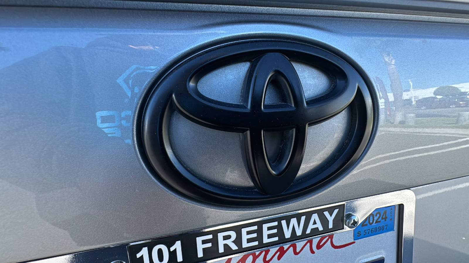 2022 Toyota RAV4 XLE Premium 28