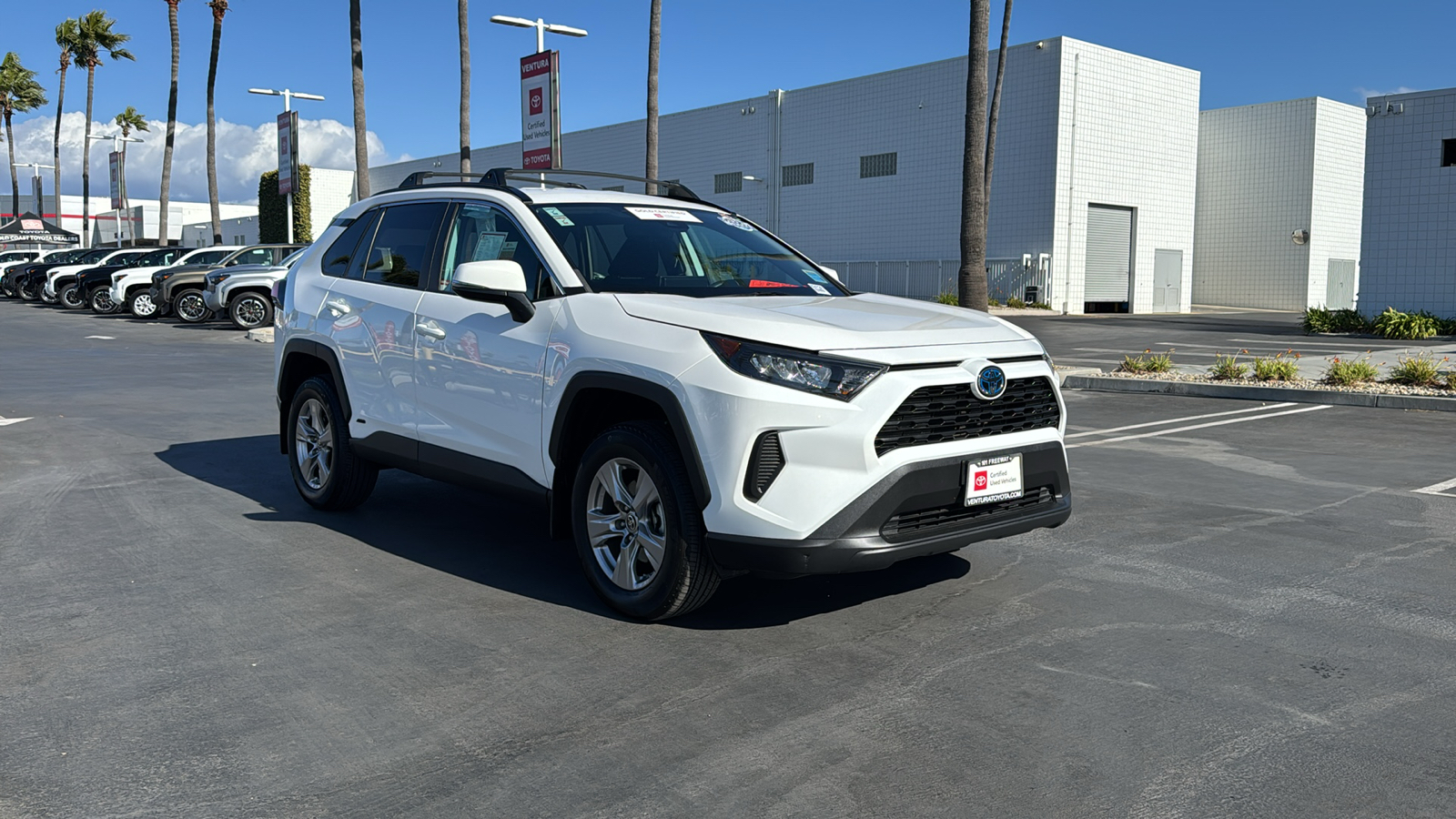 2022 Toyota RAV4 Hybrid LE 1